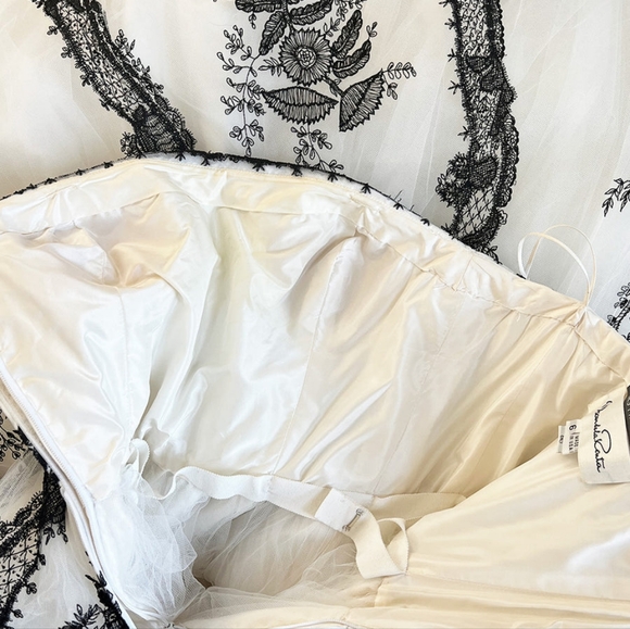 *$8,900 OSCAR DE LA RENTA WHITE BLACK EMBROIDERED RUNWAY GOWN US S - Picture 12 of 14